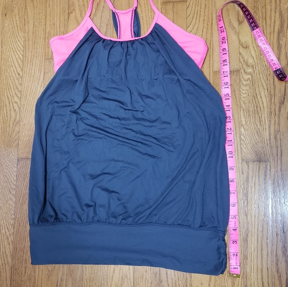 Size 8 Lululemon Nolimits Tank - Picture 2 of 6